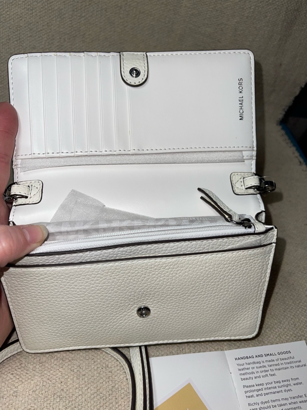 Michael Kors Jet Set Optic White Leather Tech crossbody - new - Picture 7 of 8